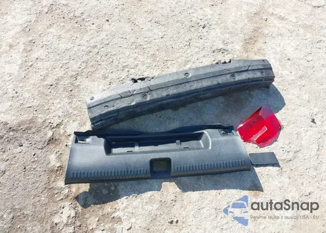 2018 Volkswagen Jetta 1.4T S z USA, uszkodzony, nr VIN 3VW2B7AJ3JM262299